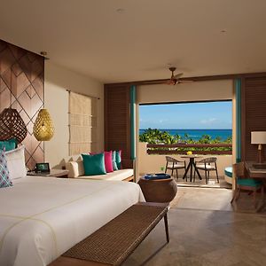 Junior Suite Tropical View King
