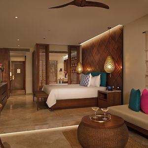 Junior Suite Tropical View Double